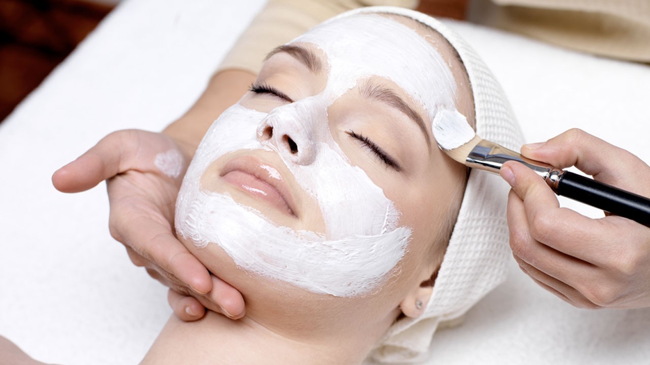 1 tratament cosmetic tratament gerovital peeling facial tratament acnee masca fata salon Campina coafor